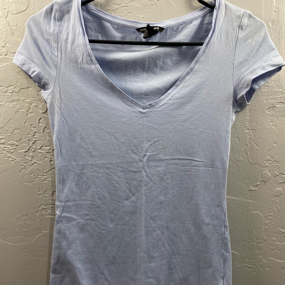Baby blue v-neck tee